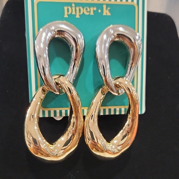 🔹️Piper K🔹️  Silver and Gold Link Drop Earrings - Picture 4 of 4